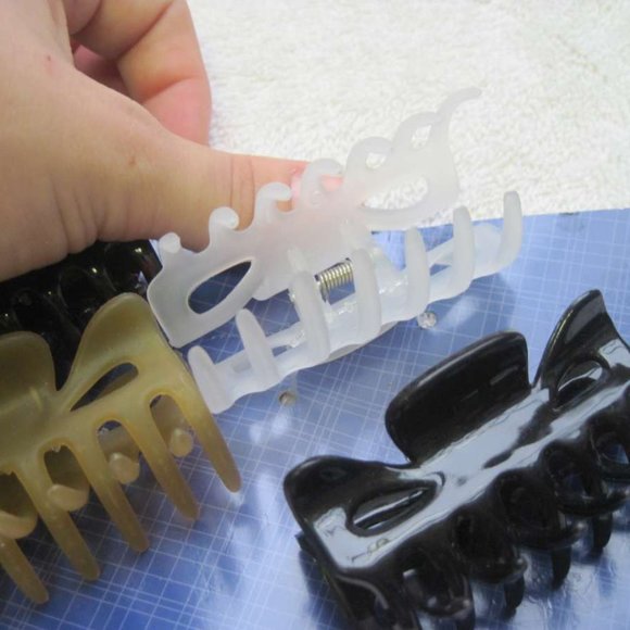 4 Goody Medium Tabitha Claw Clips Hair Jaw Plastic Black Brown Frosted Clear Tan - Picture 5 of 7
